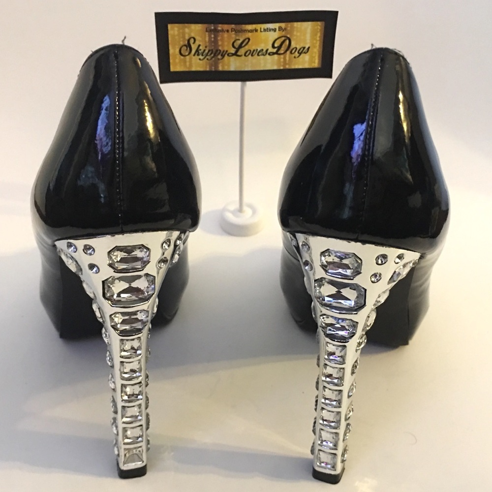NWOT - Carlos Santana - Peep Toe Jeweled Heels!